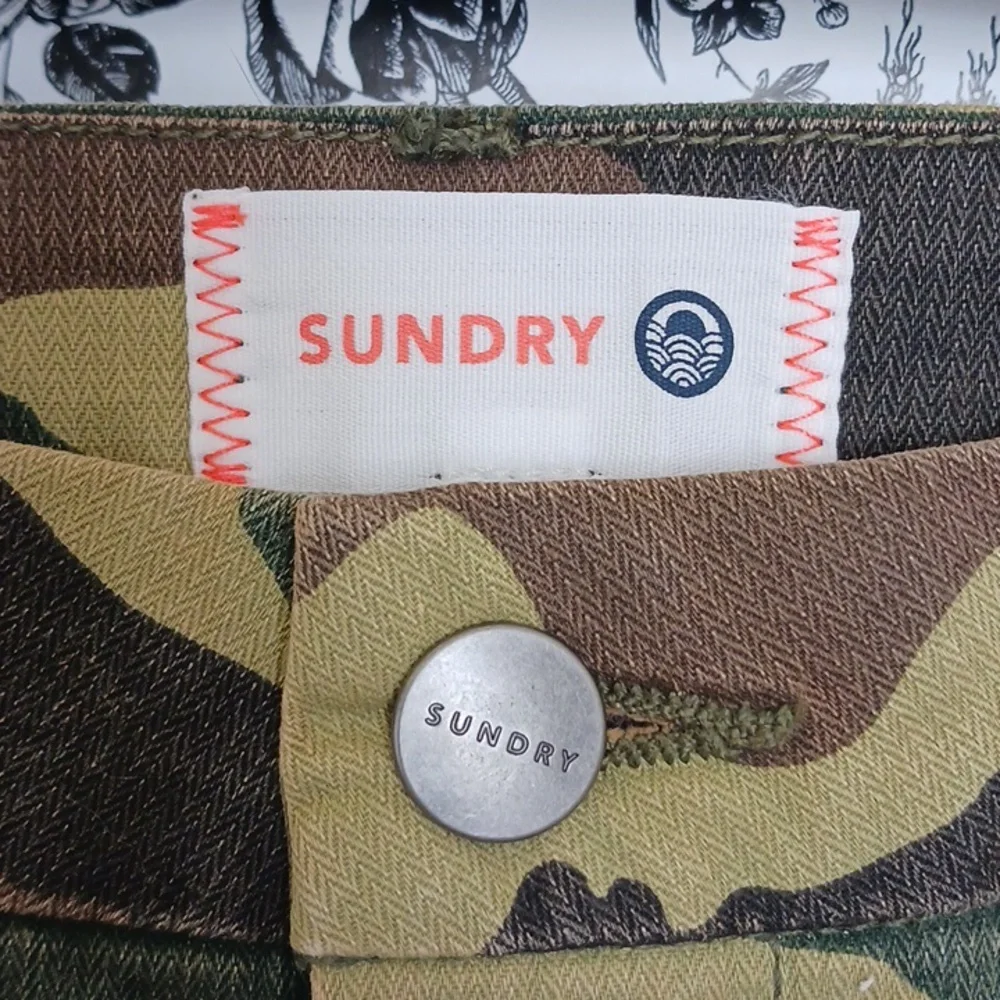 Sundry camouflage rainbow detail jogger jeans w zipper ankle size 30 NWT - Picture 8 of 14